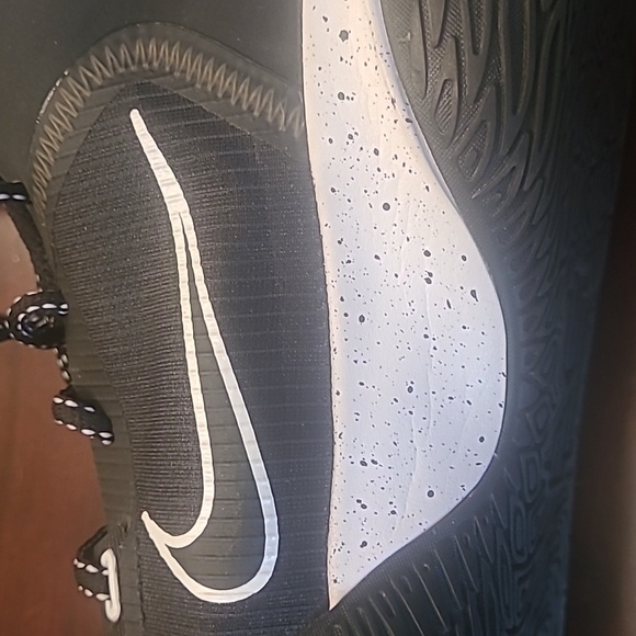 Nike Kyrie Flytrap 4.  Size 10 Men's. - Picture 13 of 13